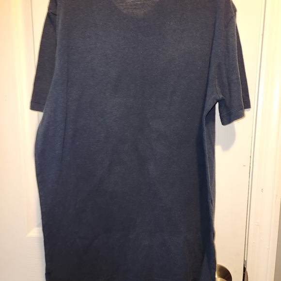 Old navy short sleeve graphic tshirt - Picture 2 of 3